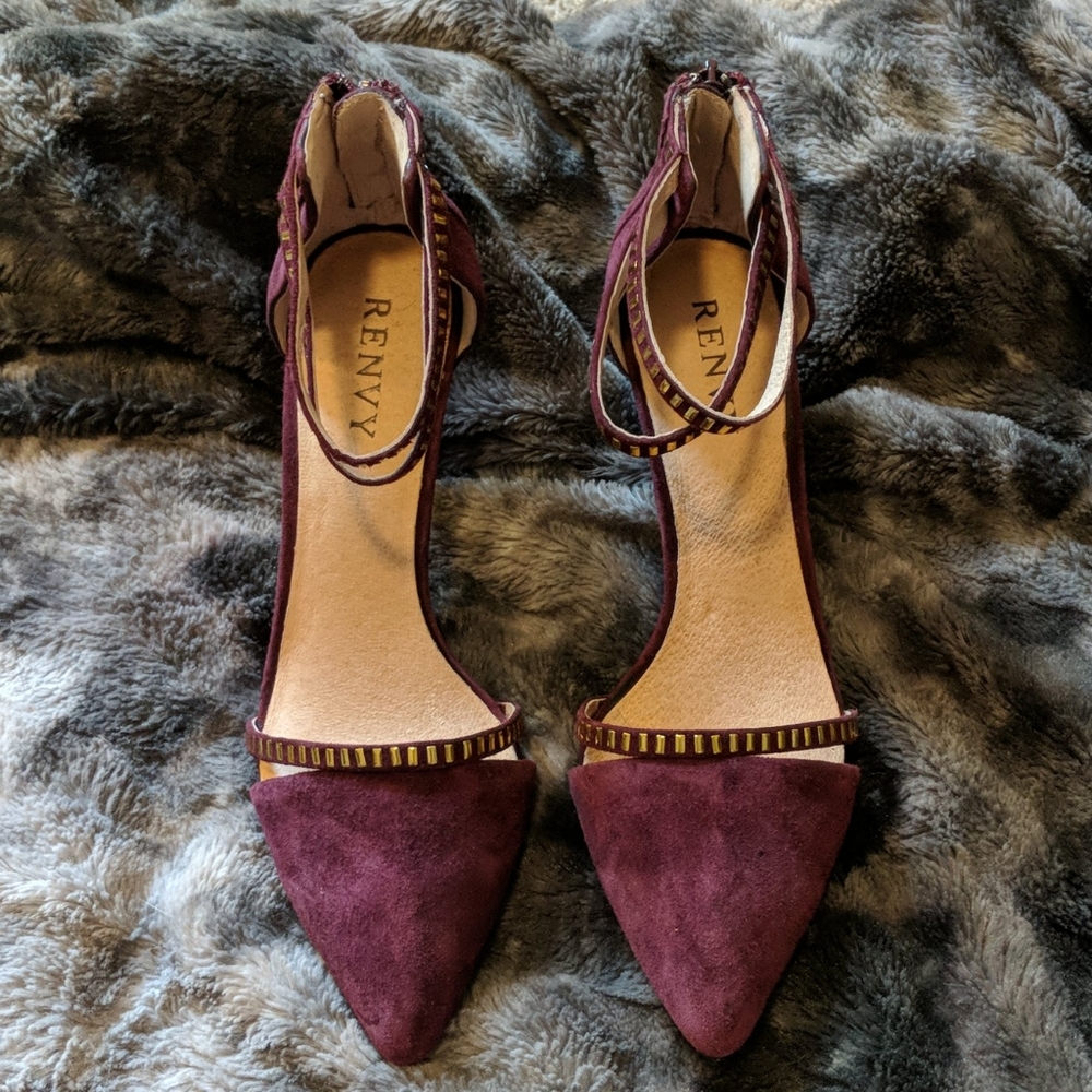 EUC 🔥 Renvy Studded Heels